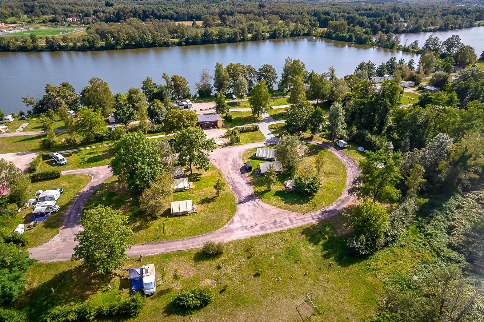 Hotel Camping Les Ballastieres - Vosges Du Sud Champagney Esterno foto